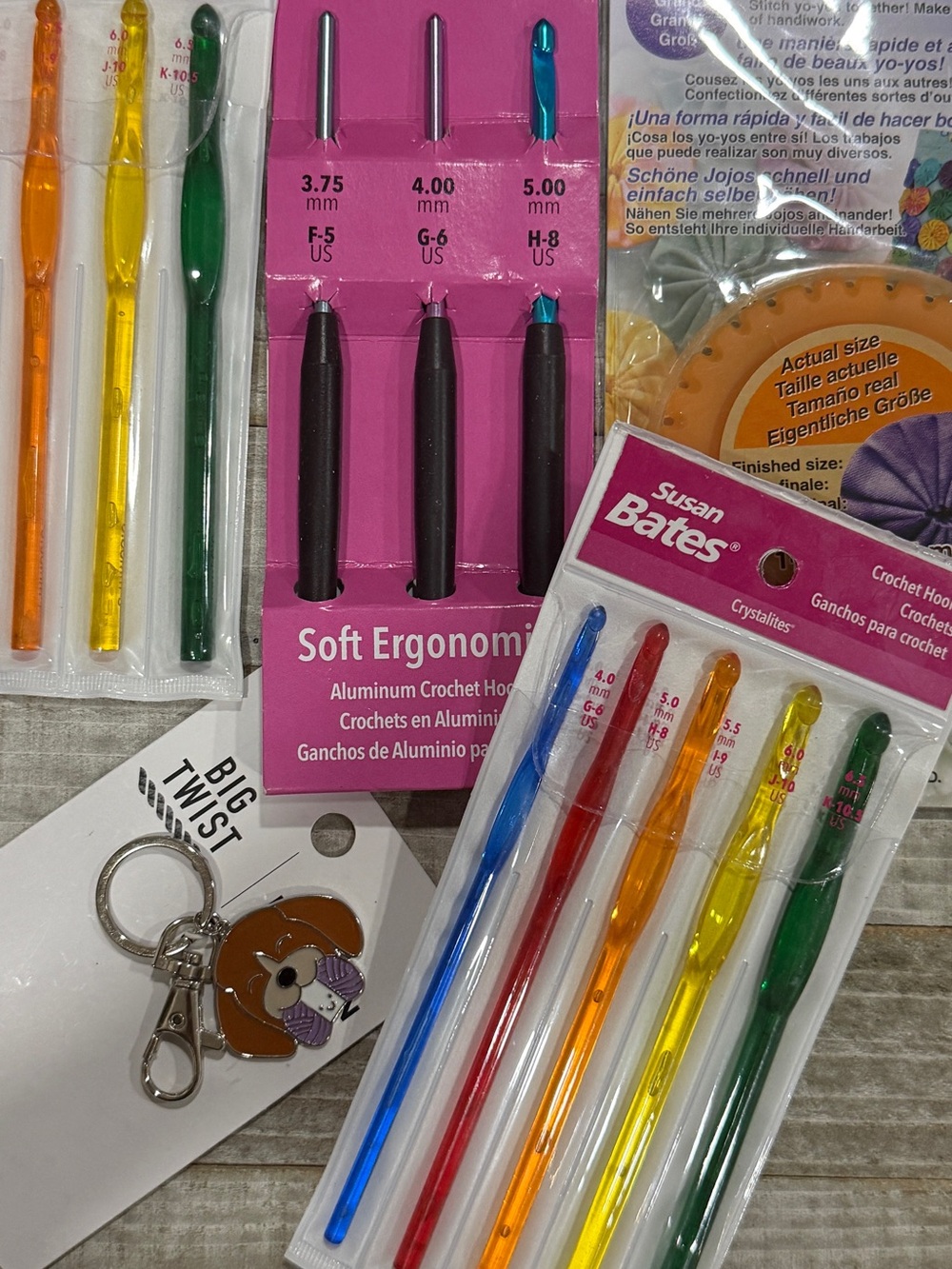 Bates Multicolor Crochet Hook Set – Blue, Red, Orange, Yellow, Green